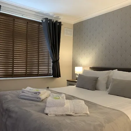 The Headlands 4*