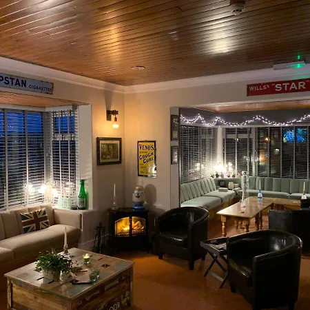 The Headlands 4*