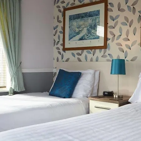 The Headlands 4*