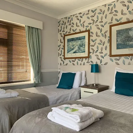 The Headlands 4*