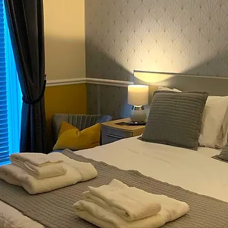 The Headlands 4* Скарборо