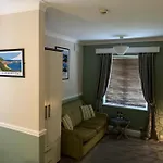 The Headlands 4*