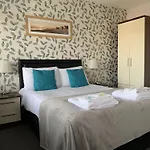 The Headlands Oda ve Kahvaltı 4*