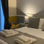 Oda ve Kahvaltı The Headlands 4*