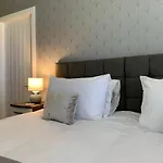 Oda ve Kahvaltı The Headlands 4*